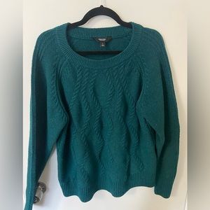 Vera Wang Green Crewneck Sweater